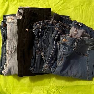 A lot of six gently worn fashion nova Demi jeans size 13